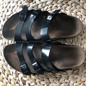 BIRKENSTOCK - 3 strap patent leather sandal